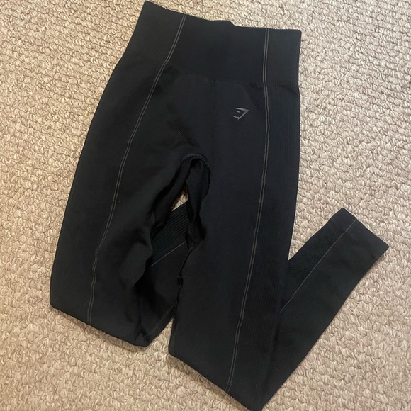 Gymshark black leggings size small in excellent condition - Picture 1 of 2